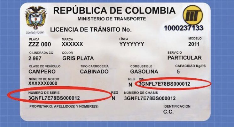 Tarjeta de propiedad vehicular mostrando número de motor original y anotación de cambio legalizado