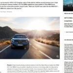 BMW iX3 Neue Klasse azul en carretera con montañas al fondo, al amanecer