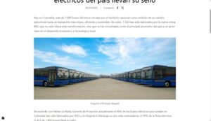 Buses eléctricos BYD operando en corredor de TransMilenio en Bogotá, Colombia